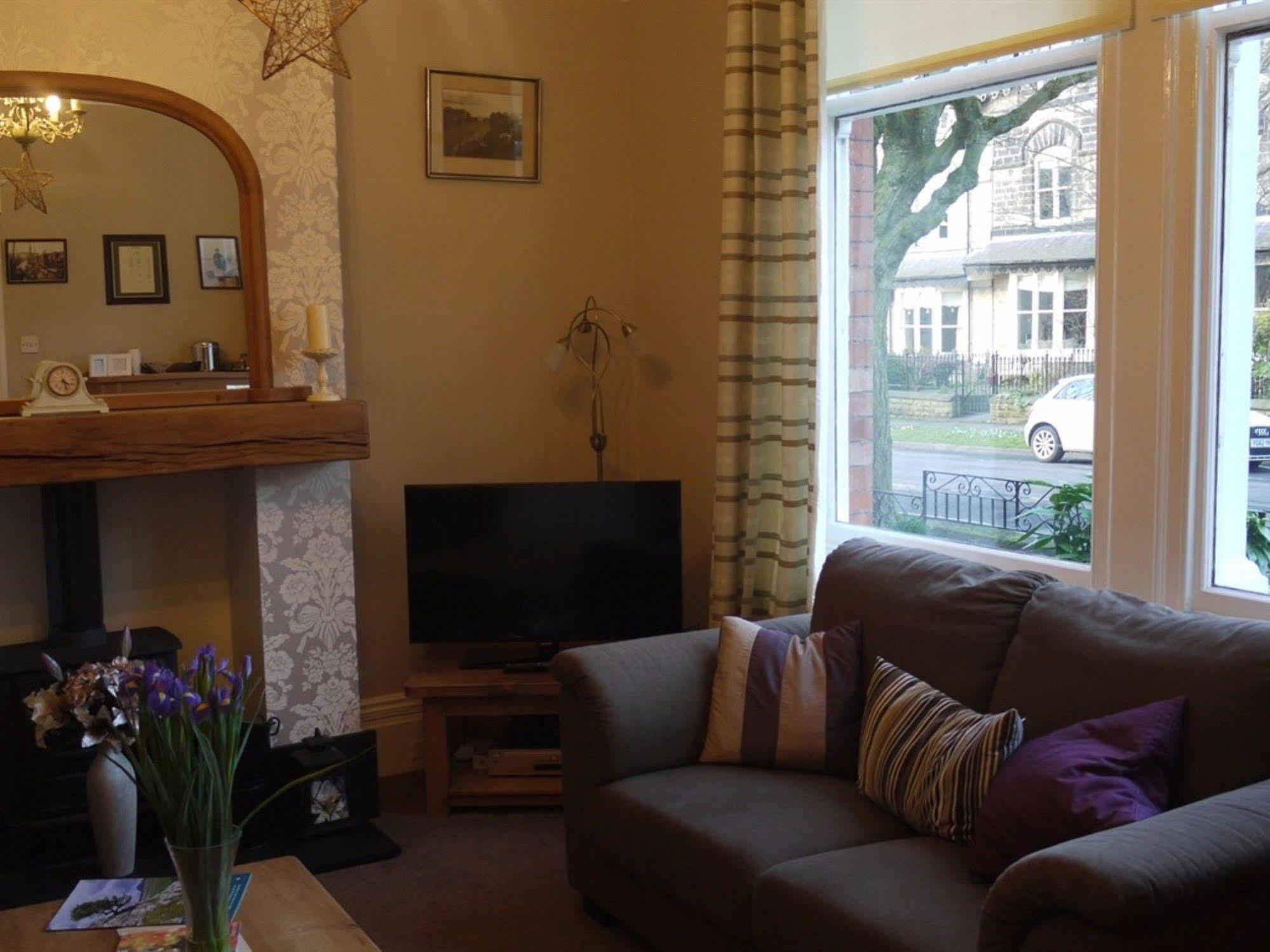Acorn * Harrogate